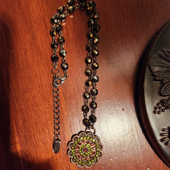 DESIGNER SWAROVSKI NECKLACE - Picture 2 of 5